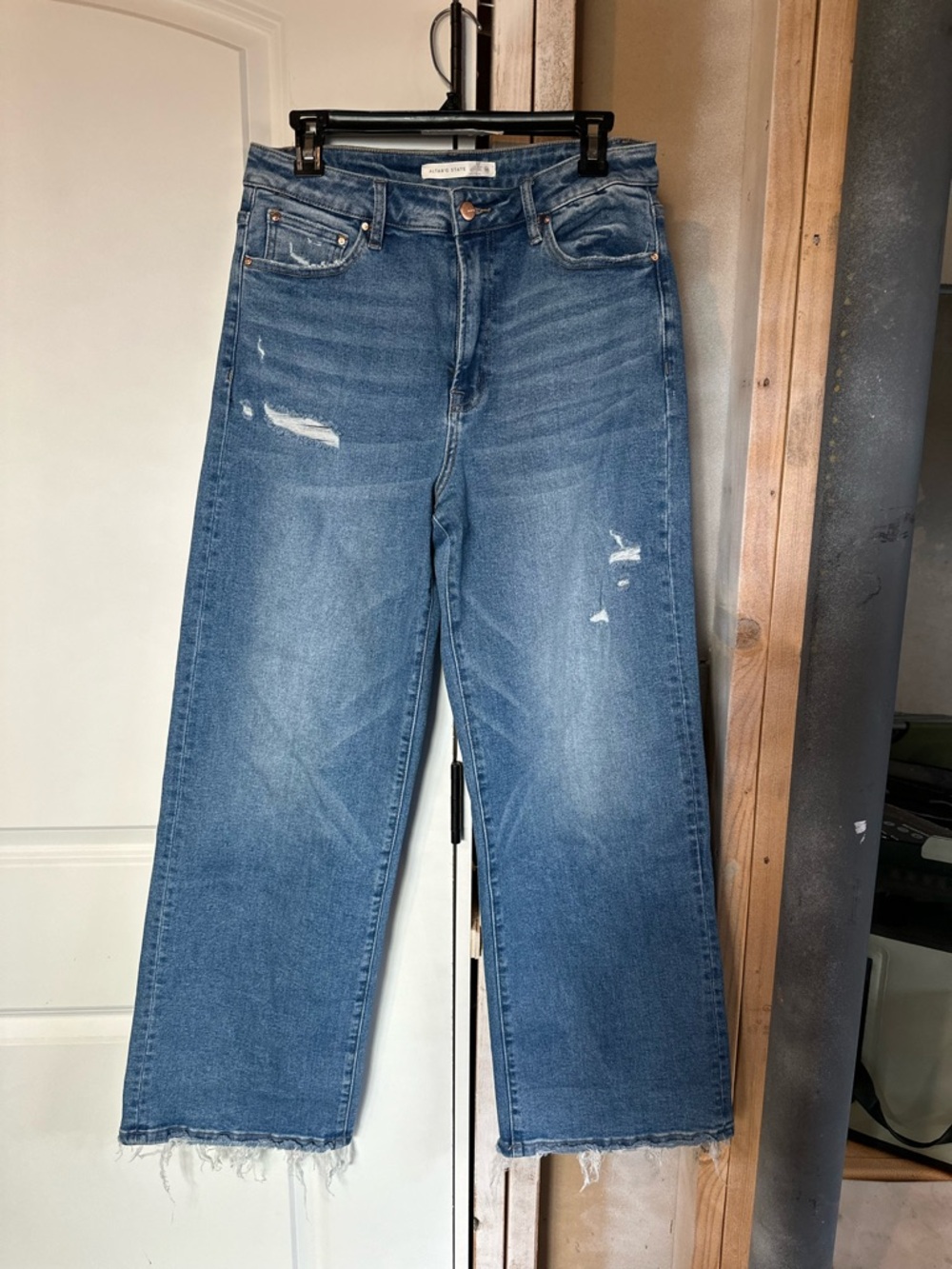 Altar’d State Women’s Ultra Wide Leg Distressed Jeans Size 30 Medium Wash